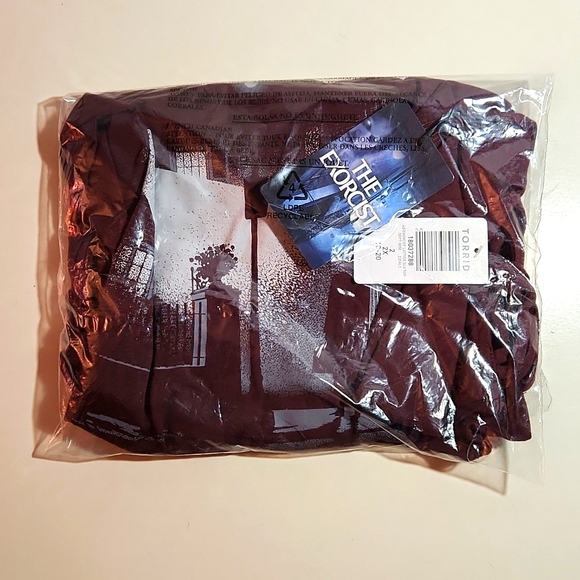 ❤️NWT VINTAGE TORRID TEE - THE EXORCIST LATTICE SLEEVE TOP HALLOWEEN PLUS SIZE - Picture 5 of 13